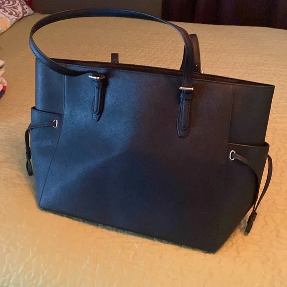 Micheal Kors medium travel bag - Picture 5 of 7